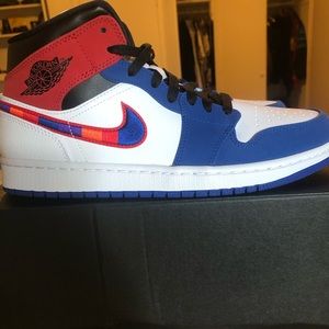 Air Jordan 1 mids Multicolor Swoosh Size 9.5